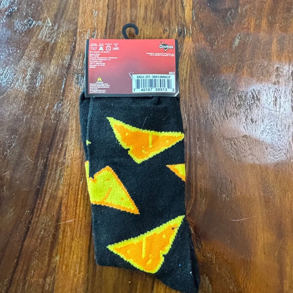 Doritos‎ Mens Crew Socks Black Graphic Nacho Cheese Chip Print Size 6-12 New